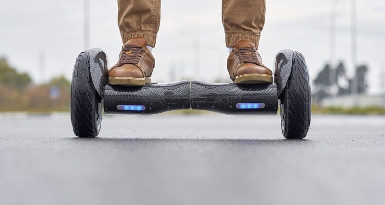 Bateria para hoverboard: riscos e cuidados que você precisa conhecer
